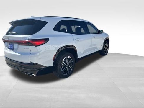 Used 2025 Buick Enclave Sport Touring w/ Power Package image 8