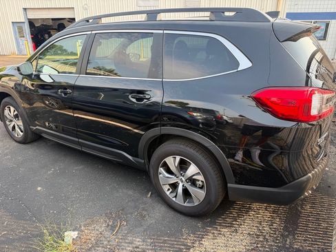 Used 2025 Subaru Ascent Premium AWD/4WD image 6