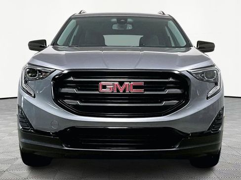 Used 2021 GMC Terrain SLE w/ Driver Convenience Package image 3