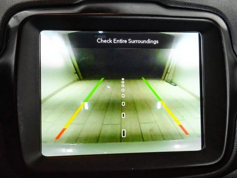 Used 2023 Jeep Renegade Trailhawk image 21