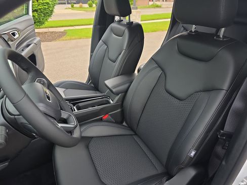 New 2026 Jeep Compass Latitude AWD/4WD image 14