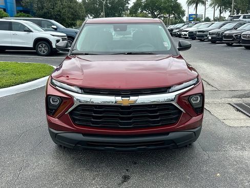 Used 2024 Chevrolet TrailBlazer LS FWD image 2