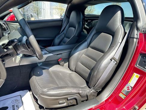 Used 2007 Chevrolet Corvette Coupe w/ Preferred Equipment Group RWD image 11