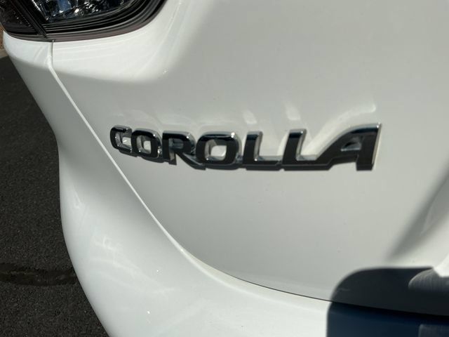Used 2025 Toyota Corolla LE FWD image 29