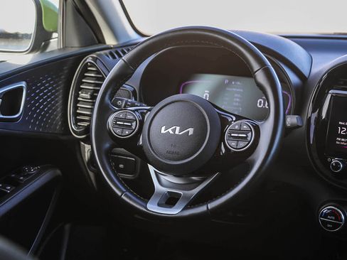 Used 2023 Kia Soul EX image 15