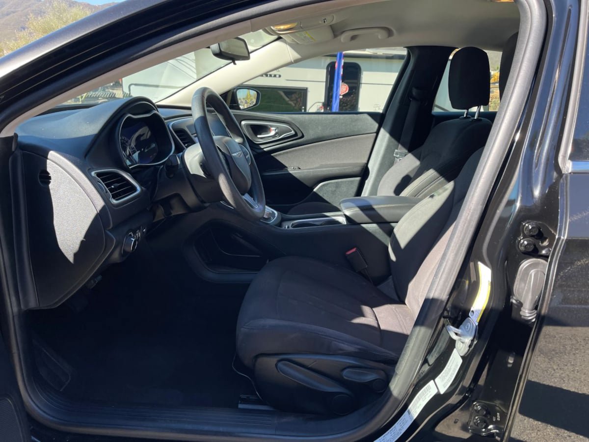 Used 2015 Chrysler 200 Limited FWD image 18