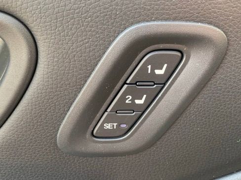 Used 2025 Honda Pilot TrailSport image 9