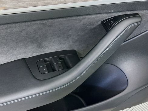 Used 2021 Tesla Model 3 Standard Range Plus image 15