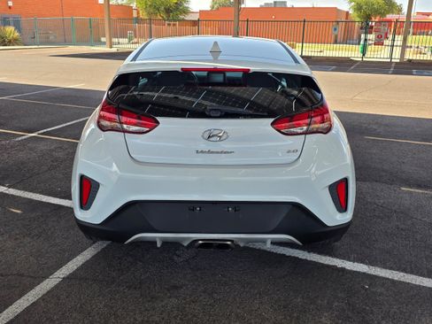 Used 2019 Hyundai Veloster 2.0 FWD image 4