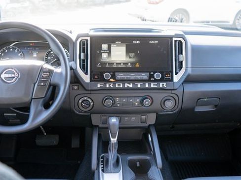 Certified 2025 Nissan Frontier SV image 14