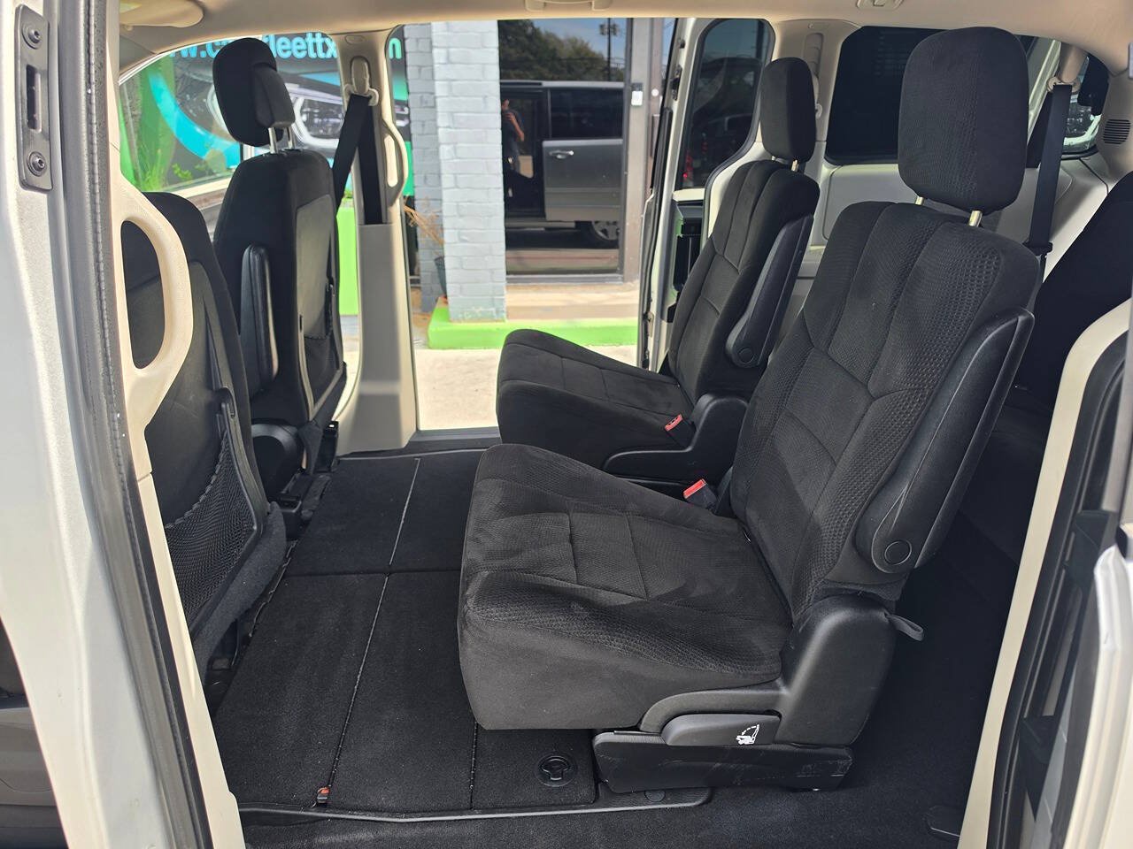 Used 2012 Dodge Grand Caravan SE FWD image 20