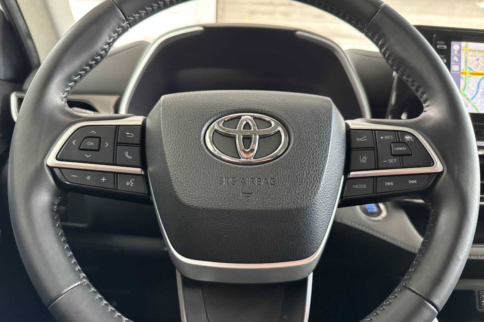 Used 2022 Toyota Highlander XLE AWD/4WD image 31