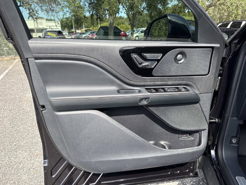 New 2027 Lincoln Aviator 2WD image 19