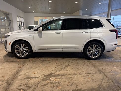 Used 2023 Cadillac XT6 Premium Luxury w/ Technology Package AWD/4WD image 6