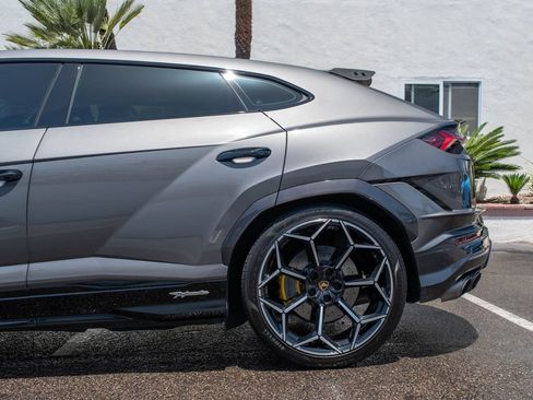 Used 2024 Lamborghini Urus Performante AWD/4WD image 34