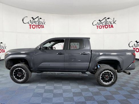 Used 2025 Toyota Tacoma TRD Off-Road image 5