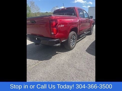 Used 2024 Chevrolet Colorado Z71 w/ Z71 Convenience Package 2 AWD/4WD image 10
