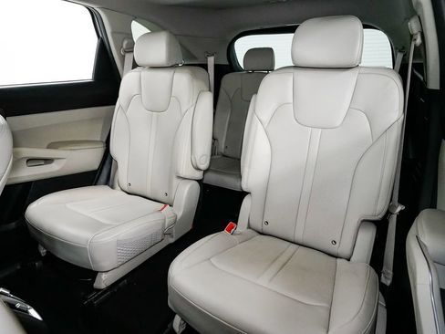 Certified 2023 Kia Sorento EX w/ Panoramic Sunroof Package image 25