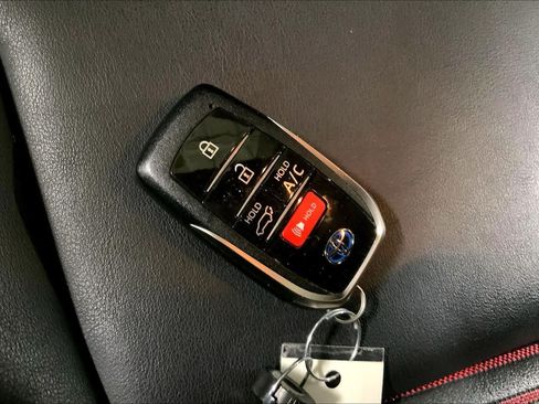 Used 2021 Toyota RAV4 XSE w/ Weather Package AWD/4WD image 15