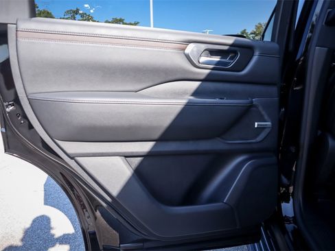 New 2025 Nissan Armada SL w/ Captain's Chari Seat Package image 23