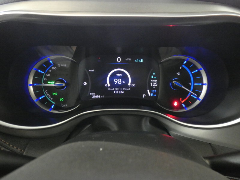 Used 2025 Chrysler Pacifica Pinnacle FWD image 25