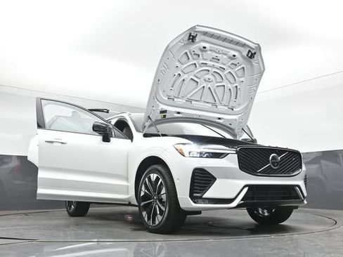 New 2026 Volvo XC60 B5 Plus w/ Protection Package Premier AWD/4WD image 47