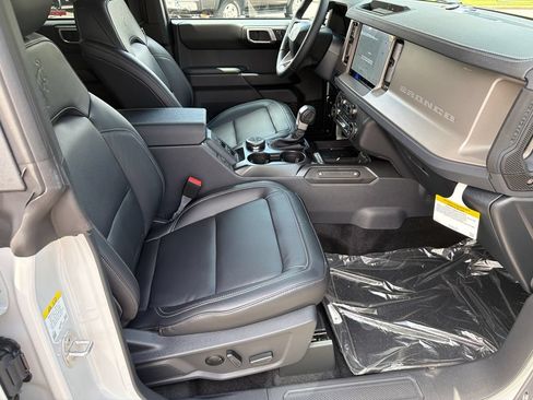 New 2026 Ford Bronco Outer Banks AWD/4WD image 13