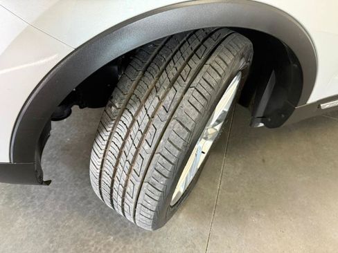 Used 2017 Ford Explorer XLT w/ Equipment Group 202A FWD image 26