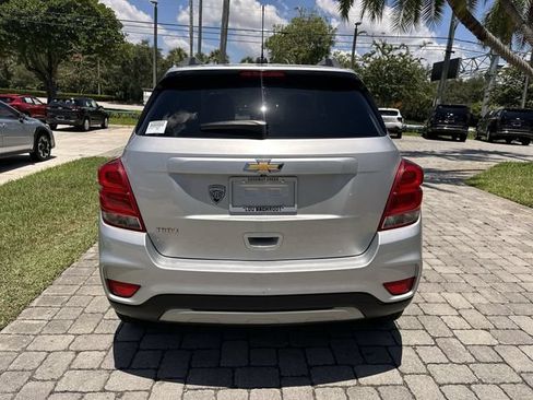 Used 2022 Chevrolet Trax LT w/ LT Convenience Package FWD image 36