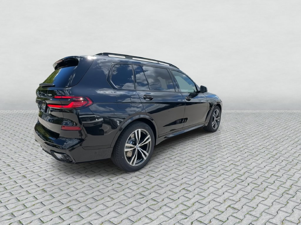 Used 2027 BMW X7 xDrive40i w/ M Sport Package AWD/4WD image 8