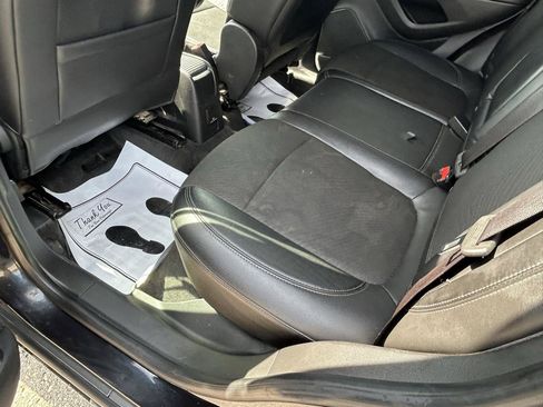 Used 2013 Buick Encore Convenience FWD image 9