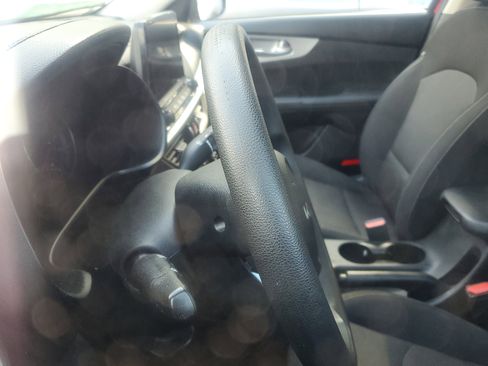 Used 2022 Kia Forte LXS w/ LXS Technology Package image 10