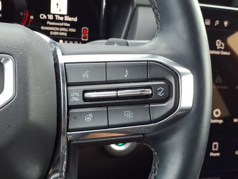 Used 2025 GMC Terrain Elevation AWD/4WD image 17