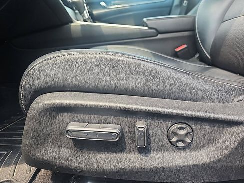 Used 2018 Honda Accord Sport image 13