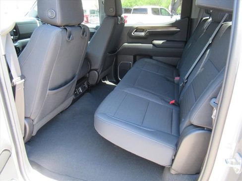 Used 2024 Chevrolet Silverado 1500 LT AWD/4WD image 31