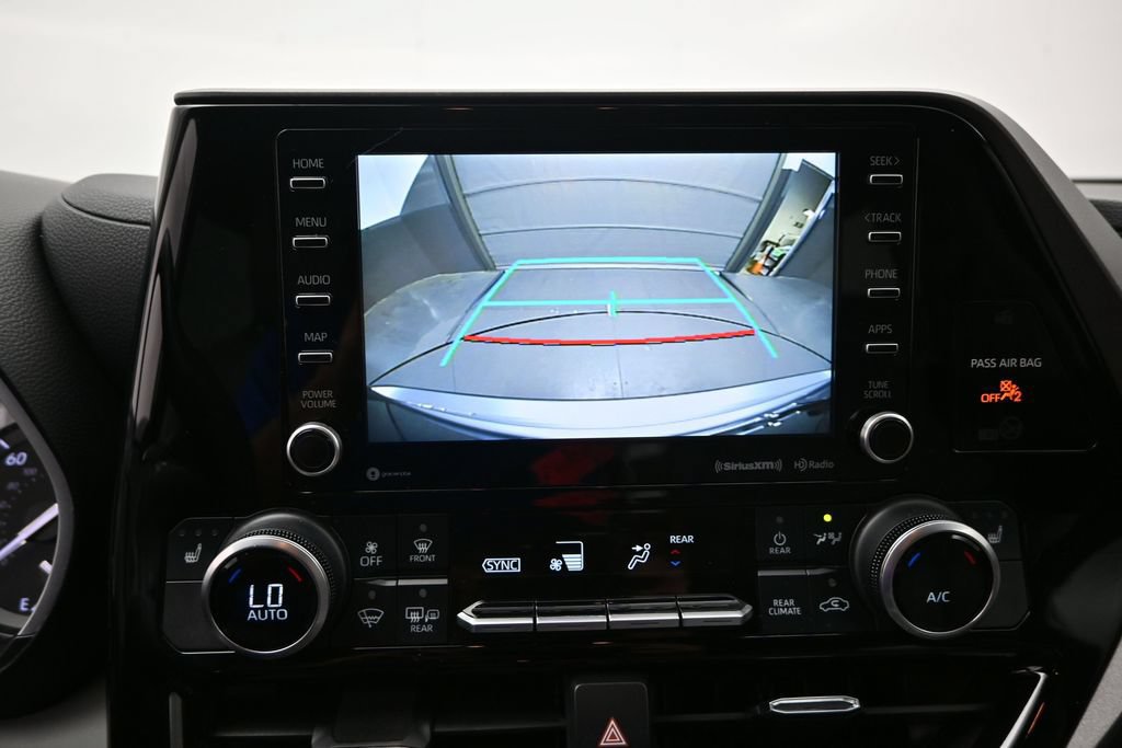Used 2022 Toyota Highlander XLE FWD image 15