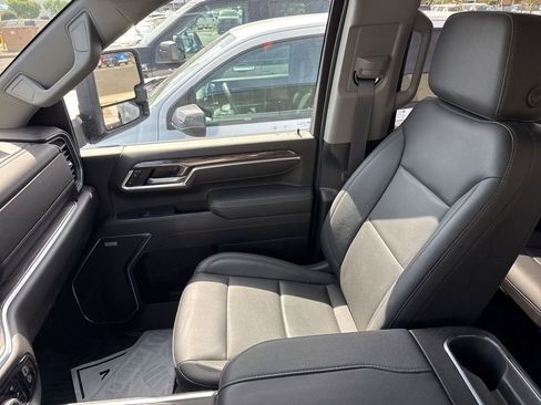 Used 2025 Chevrolet Silverado 2500 LTZ w/ LTZ Premium Package image 13