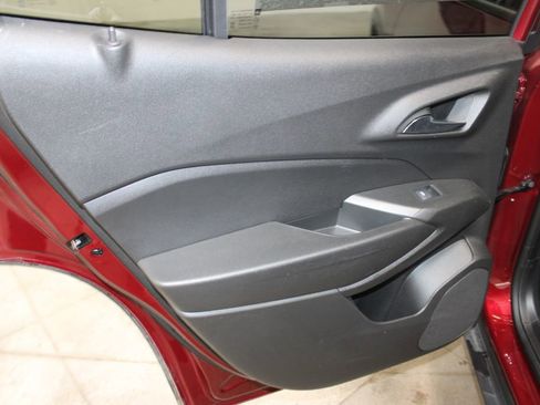 Used 2025 Chevrolet Trax LT image 17