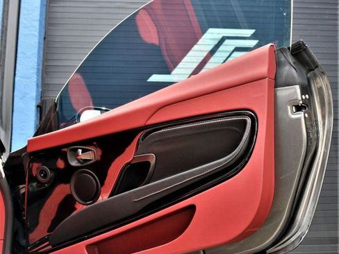 Used 2019 Aston Martin DB11 Coupe RWD image 18