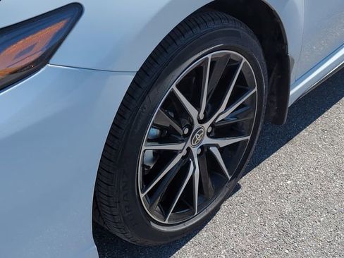 Used 2024 Toyota Camry SE image 11