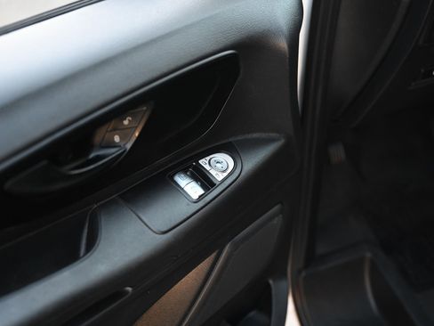 Used 2020 Mercedes-Benz Metris image 20