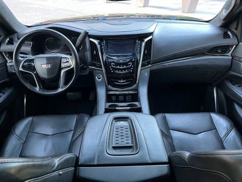 Used 2017 Cadillac Escalade ESV Platinum image 21