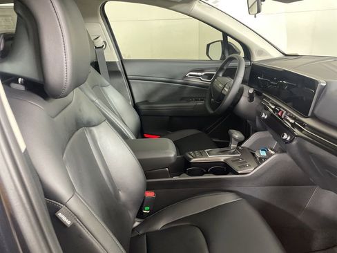 New 2026 Kia Sportage EX w/ EX Panorama Roof Package image 13