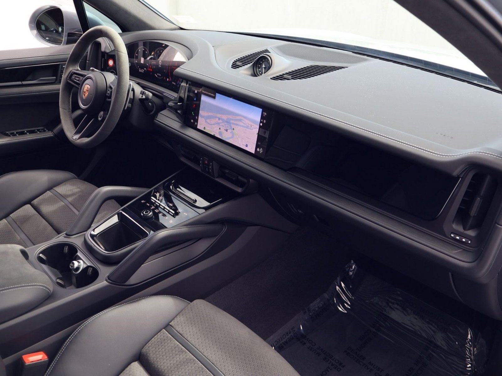 Certified 2025 Porsche Cayenne GTS AWD/4WD image 25