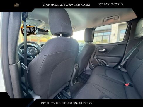 Used 2023 Jeep Renegade Latitude AWD/4WD image 18