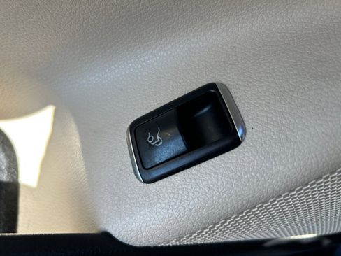 Used 2018 Mercedes-Benz CLA 250 image 33