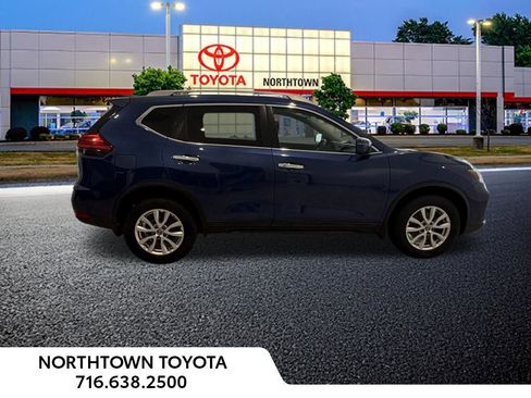 Used 2017 Nissan Rogue SV AWD/4WD image 10