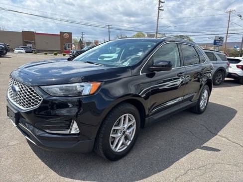 Used 2023 Ford Edge SEL w/ Convenience Package image 2