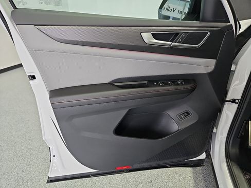 New 2026 Volkswagen Atlas Peak Edition AWD/4WD image 16