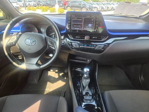 Used 2021 Toyota C-HR XLE FWD image 12